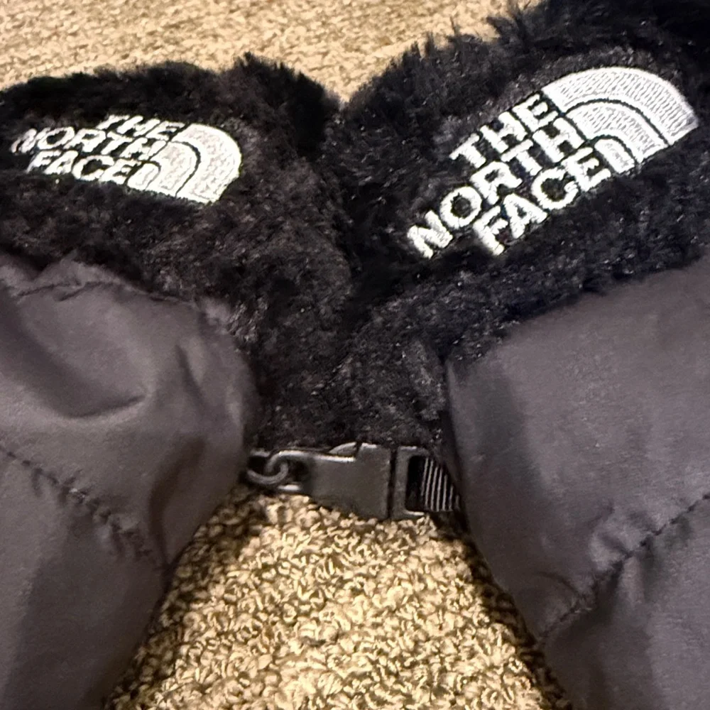 The North Face Black Faux Fur Cuff Winter Gloves - small